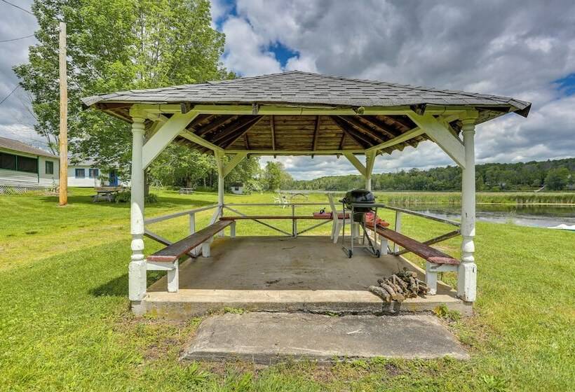 Historic Honesdale Cabin On Farm & Animal Rescue!