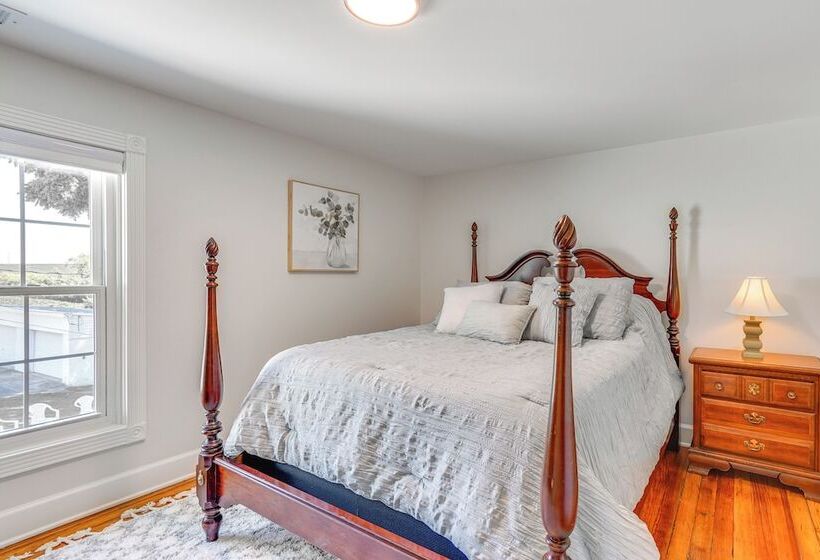 Historic Jefferson Farmhouse   Hike, Bike & Raft!