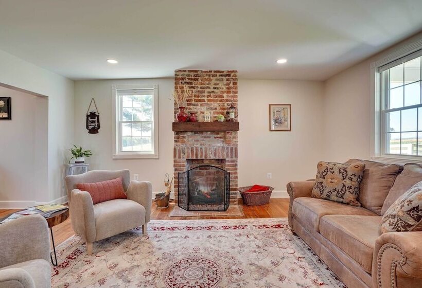 Historic Jefferson Farmhouse   Hike, Bike & Raft!