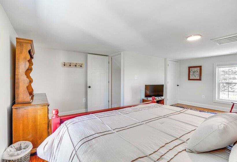 Historic Jefferson Farmhouse   Hike, Bike & Raft!