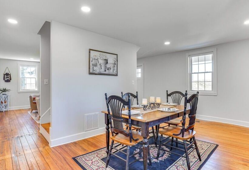 Historic Jefferson Farmhouse   Hike, Bike & Raft!