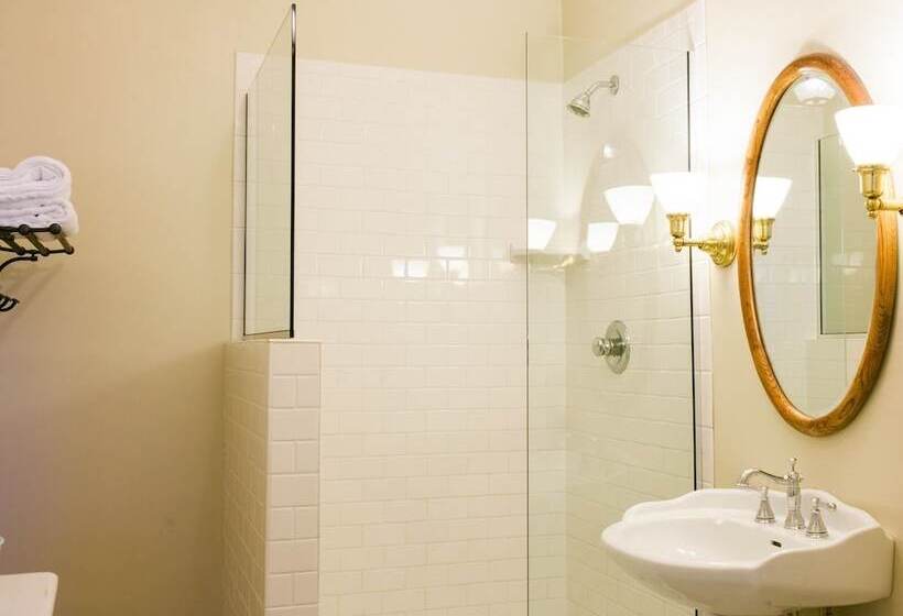 فندق Aim Whistlingswan Inn And Restaurant