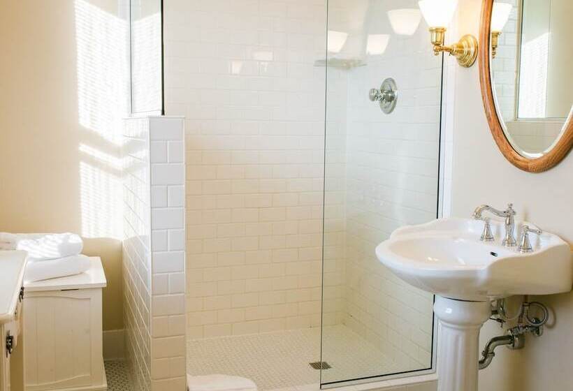 فندق Aim Whistlingswan Inn And Restaurant