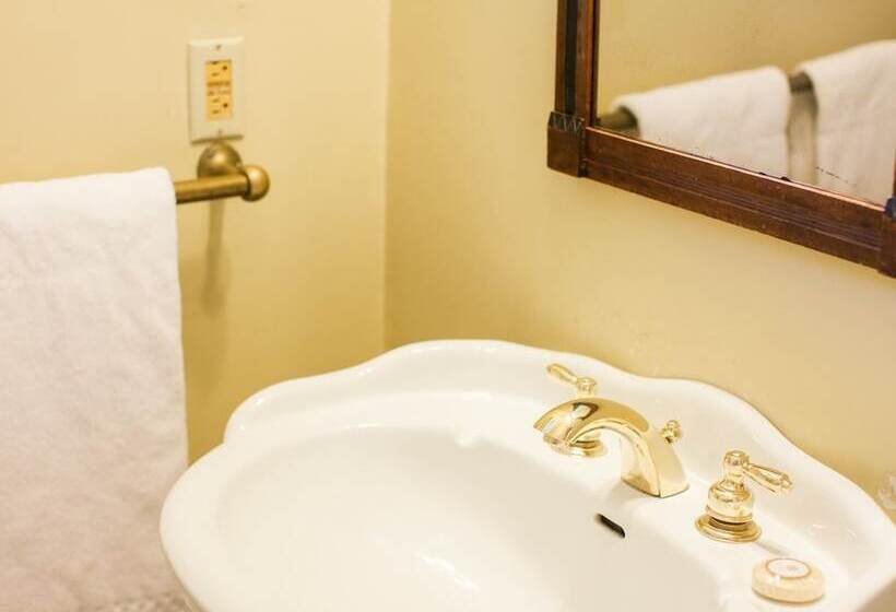 فندق Aim Whistlingswan Inn And Restaurant