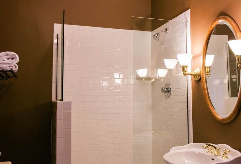 فندق Aim Whistlingswan Inn And Restaurant