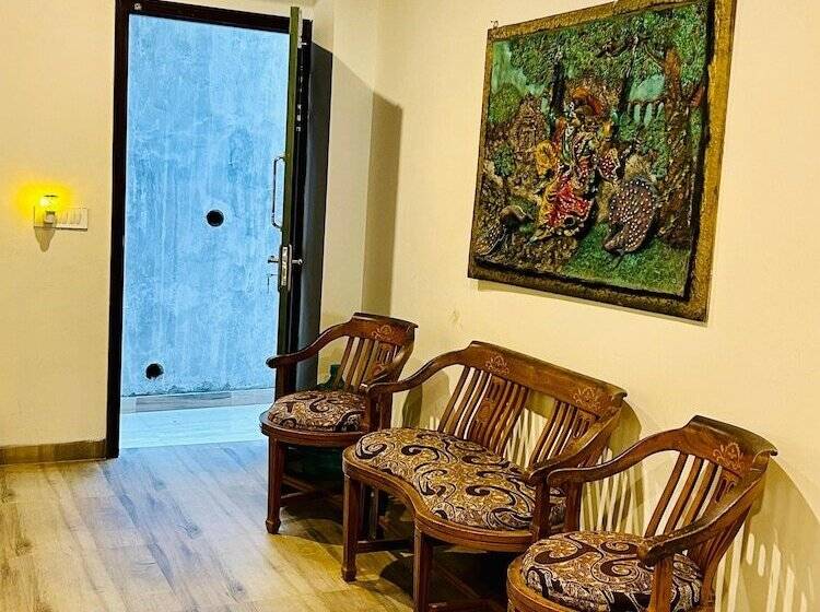 هتل Annadale View