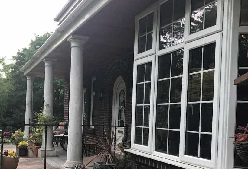 בית מלון כפרי Burleigh House