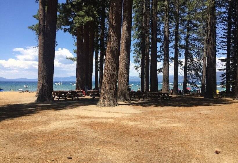 酒店 Camp Richardson Resort