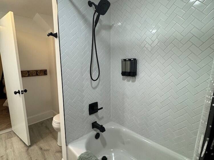 فندق Charming May Street Retreat