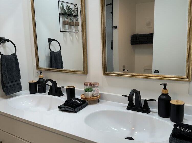 فندق Charming May Street Retreat