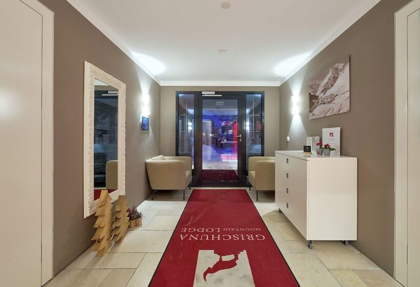 فندق Grischuna Mountain Lodge