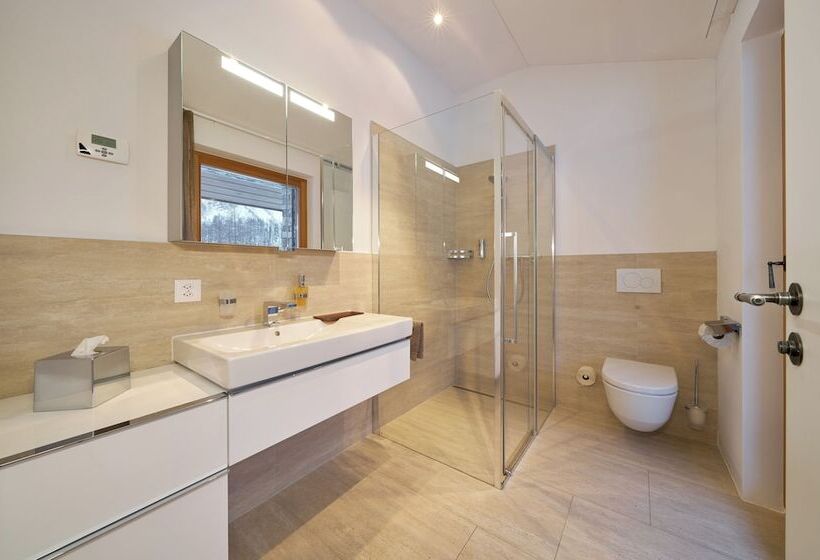 فندق Grischuna Mountain Lodge