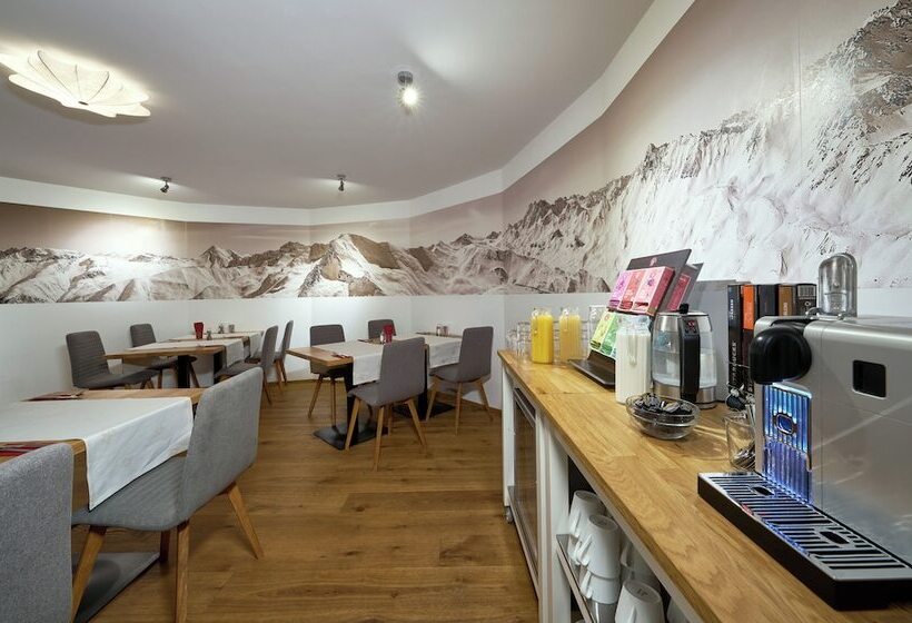 فندق Grischuna Mountain Lodge