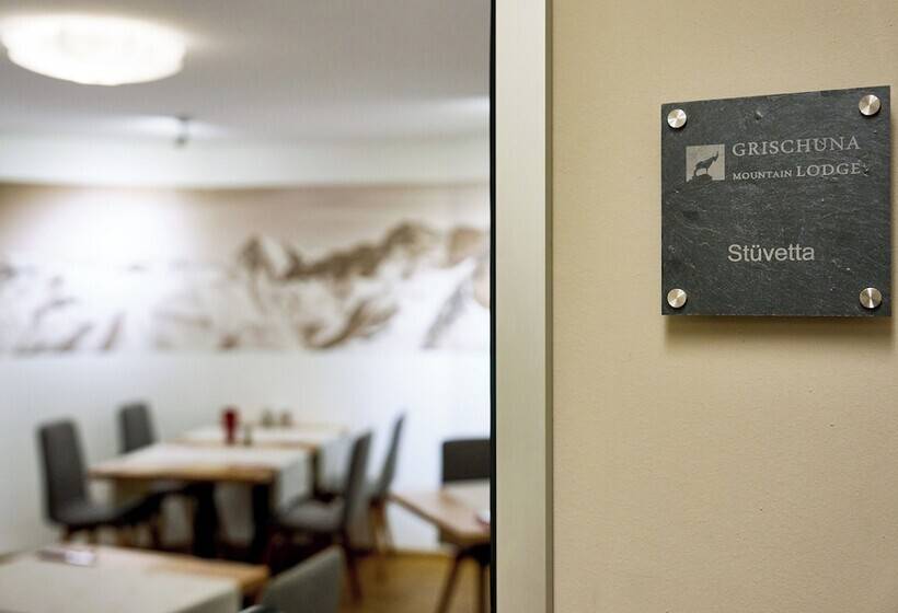 فندق Grischuna Mountain Lodge