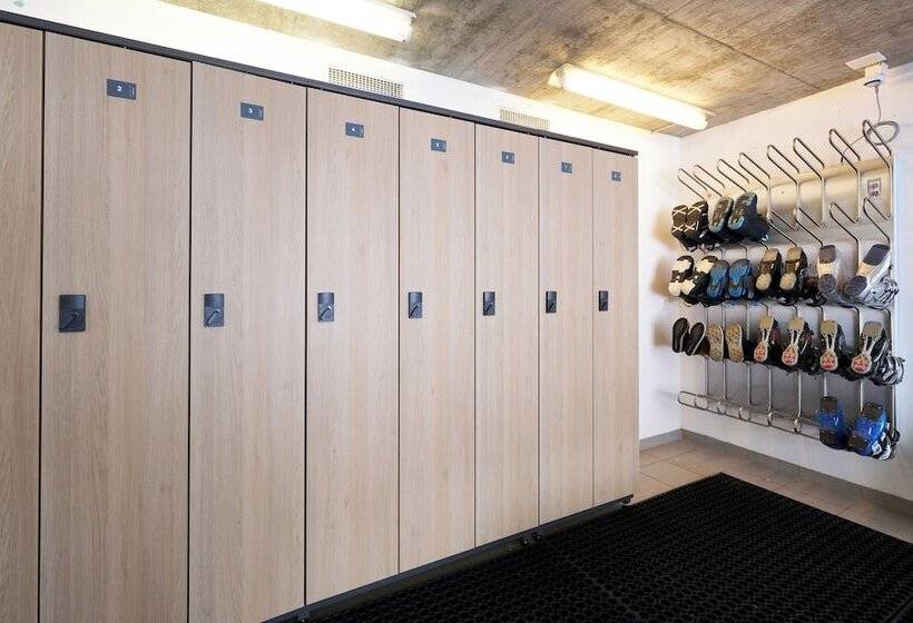 فندق Grischuna Mountain Lodge