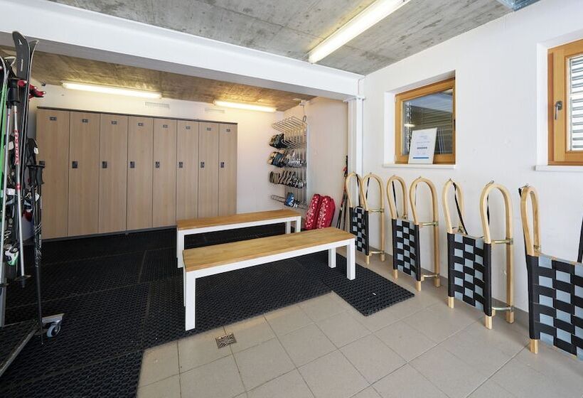 فندق Grischuna Mountain Lodge