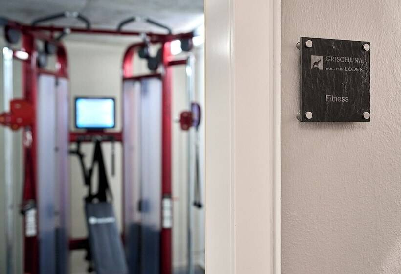 فندق Grischuna Mountain Lodge