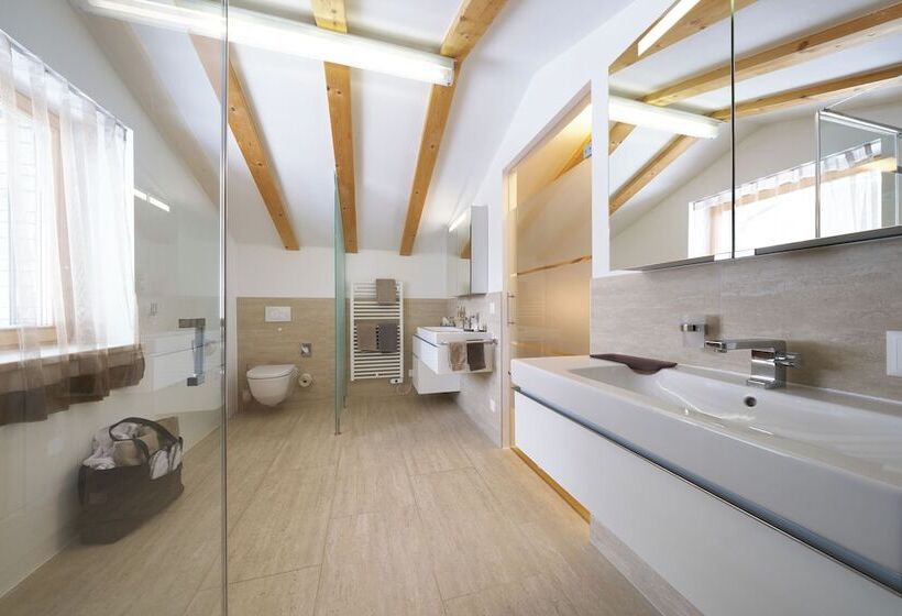 فندق Grischuna Mountain Lodge