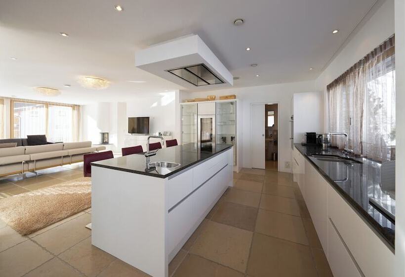 فندق Grischuna Mountain Lodge