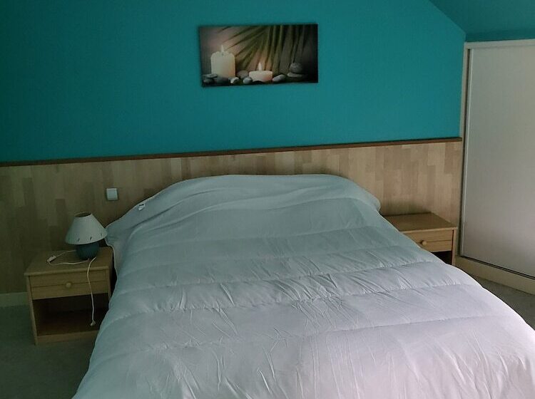 ホテル Hôtel Restaurant La Maïade