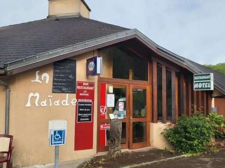 ホテル Hôtel Restaurant La Maïade