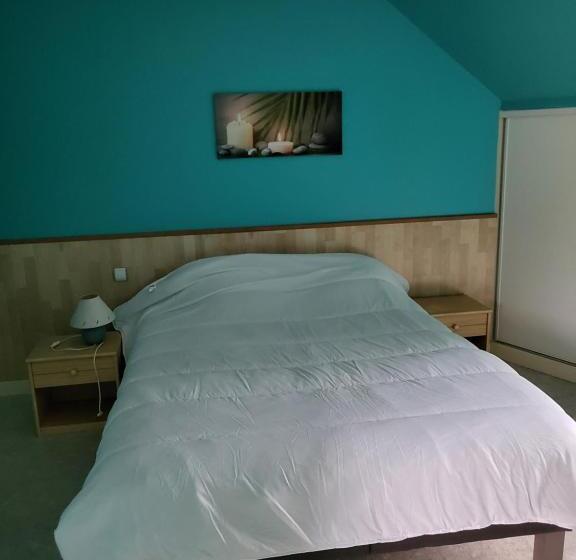 ホテル Hôtel Restaurant La Maïade