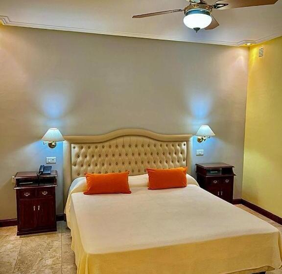 Отель Intersur Independencia