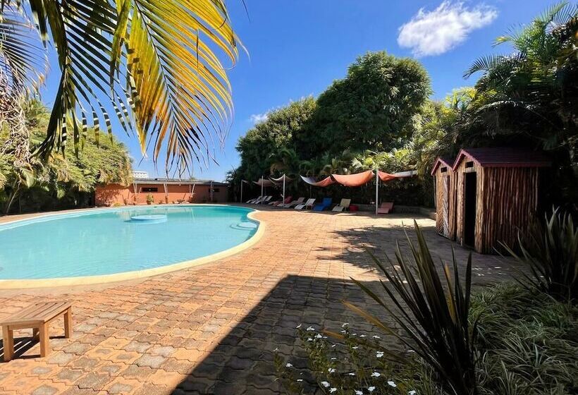 בית מלון כפרי Le Chat'o Park