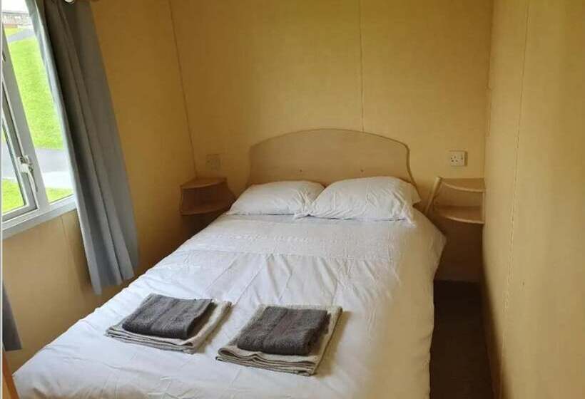 فندق Lochside Retreat At Three Lochs Holiday Park