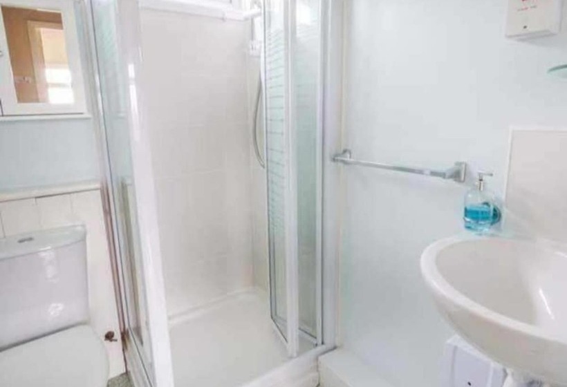 בית מלון כפרי Lovely Lodge Next To The Mansion House Llansteffan