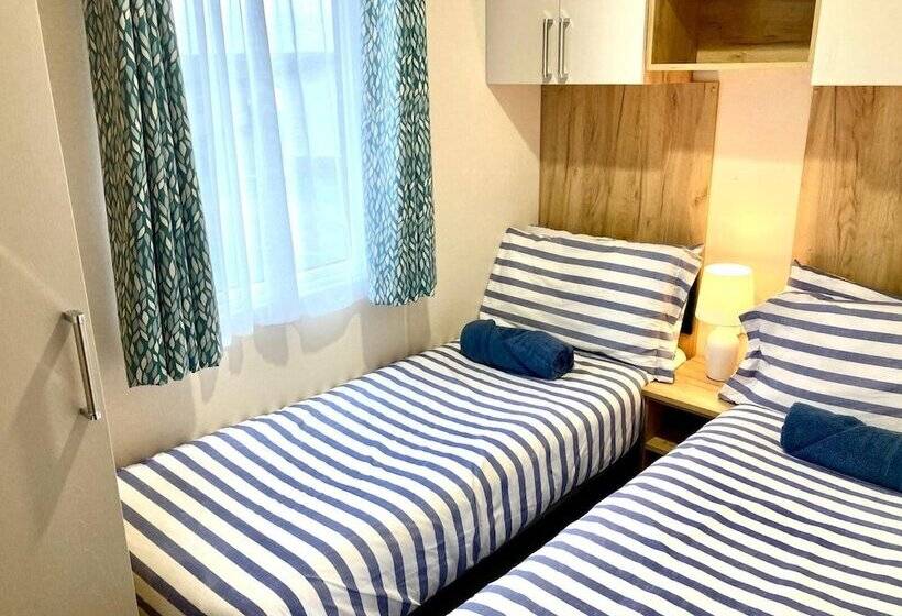 Отель Luxurious Comfort At 102, Duckpool Lodge In Bude