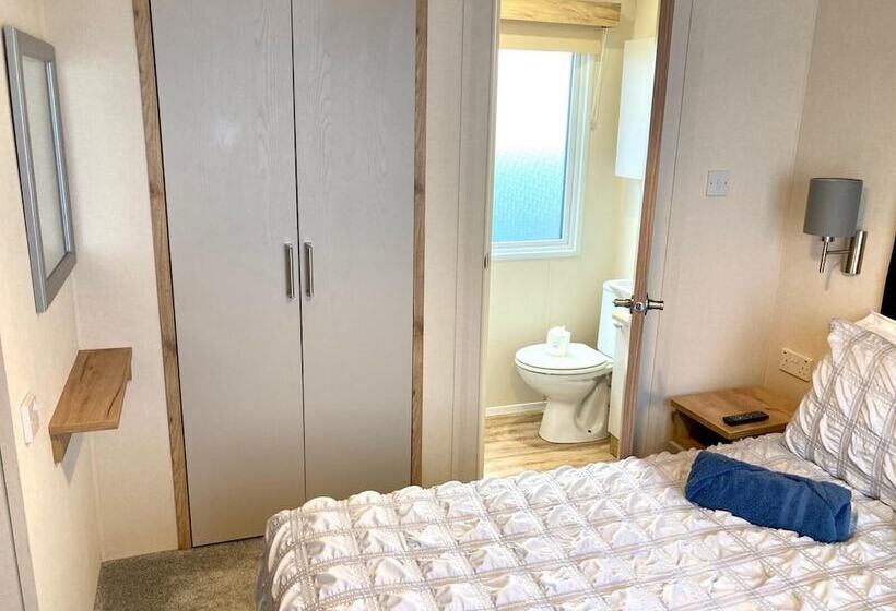 Отель Luxurious Comfort At 102, Duckpool Lodge In Bude