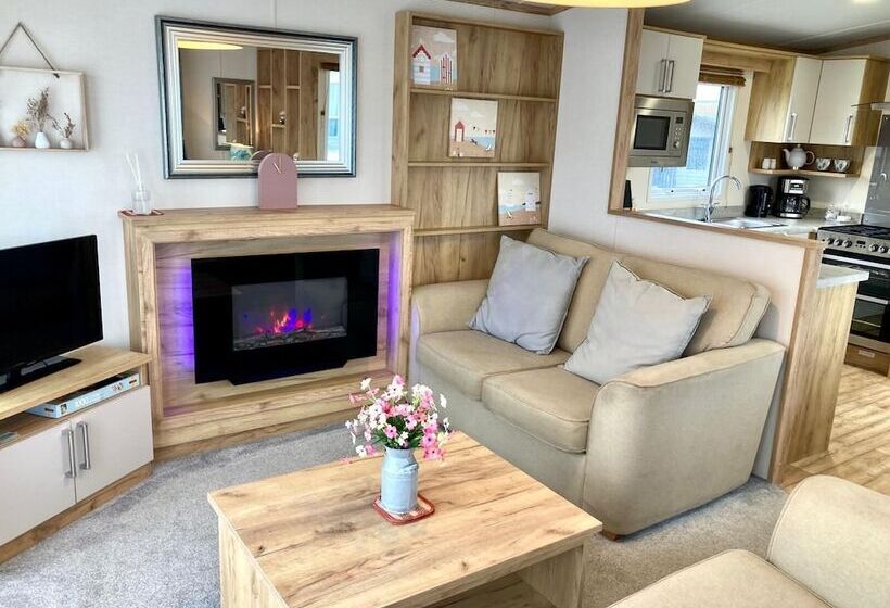 Отель Luxurious Comfort At 102, Duckpool Lodge In Bude