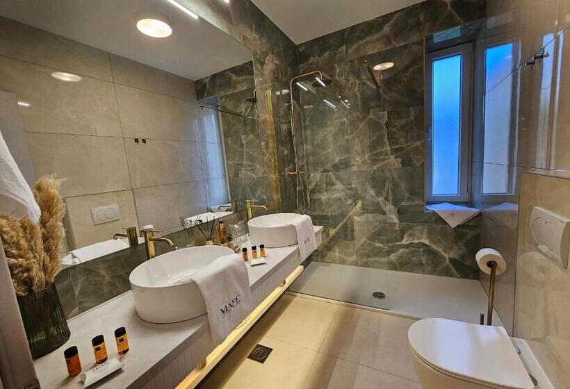 هتل Mape Luxury Rooms