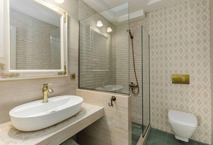 בית מלון כפרי Meydani Suites