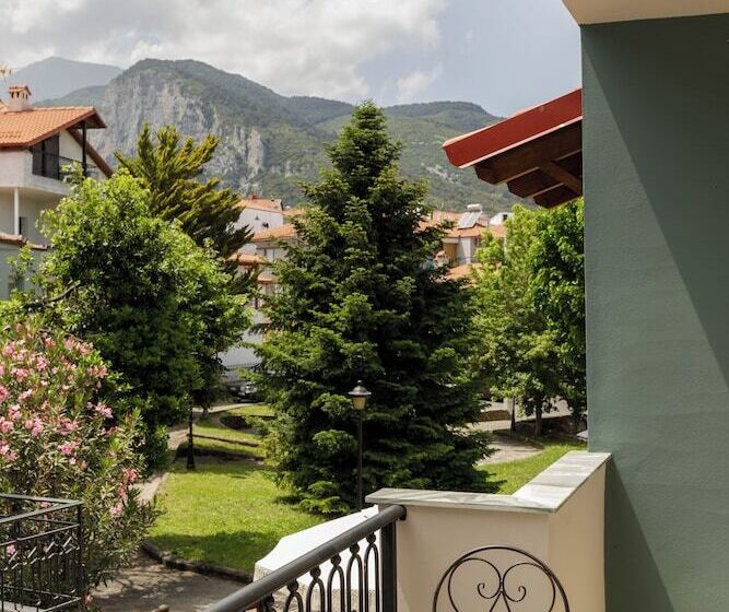 בית מלון כפרי Meydani Suites