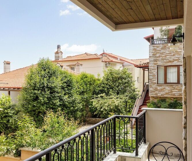 בית מלון כפרי Meydani Suites