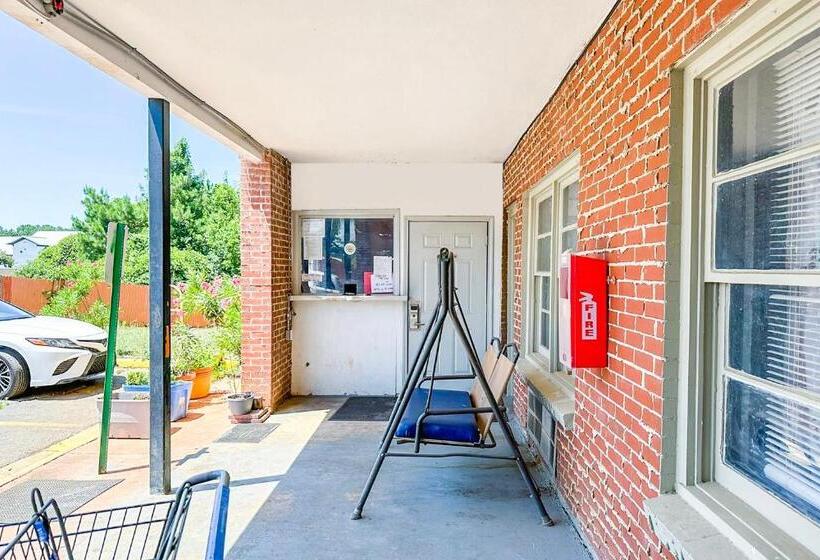 فندق Sunrise Inn By Oyo Albany