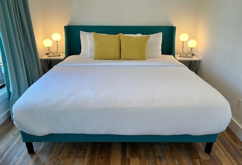 فندق The Factory