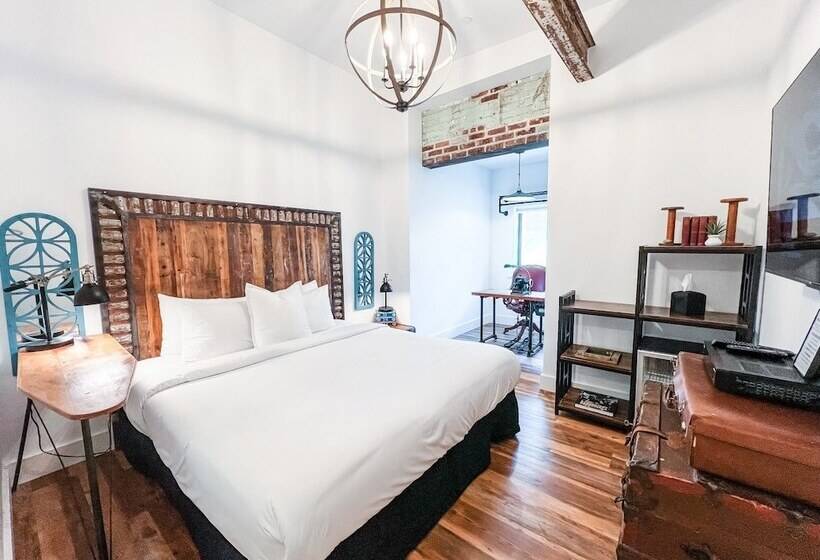 فندق The Factory