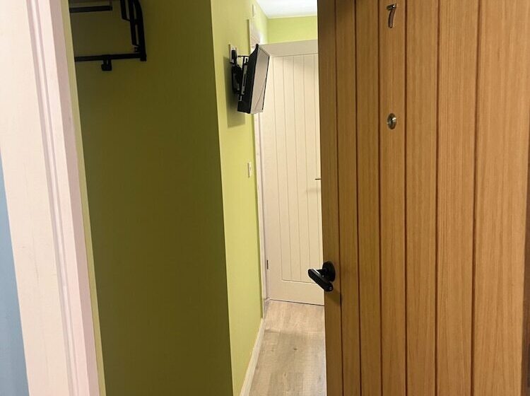 בית מלון כפרי Tumbledown