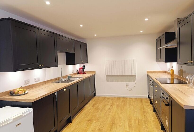 Отель Westings Inn