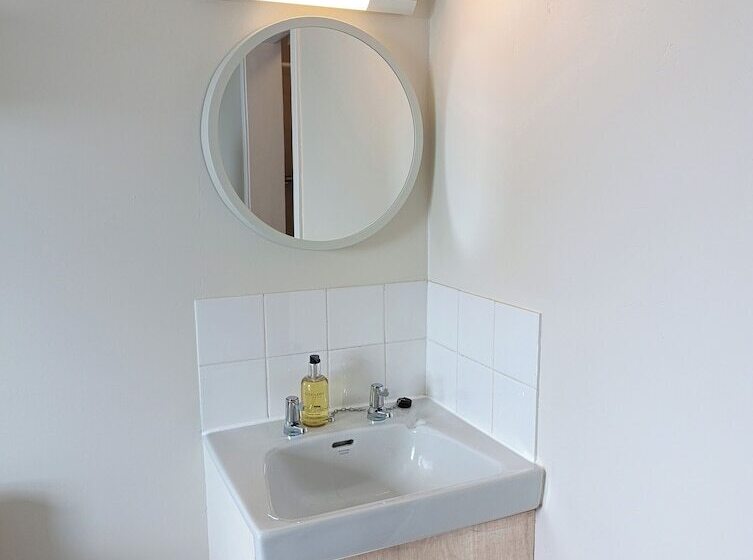 Отель Westings Inn