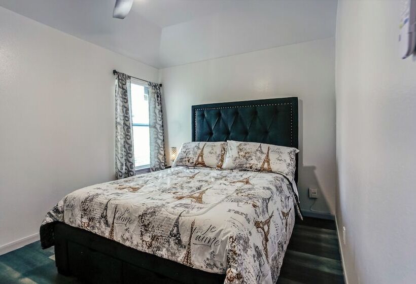 Idyllic Round Rock Home W/ Patio: 3 Mi To Kalahari