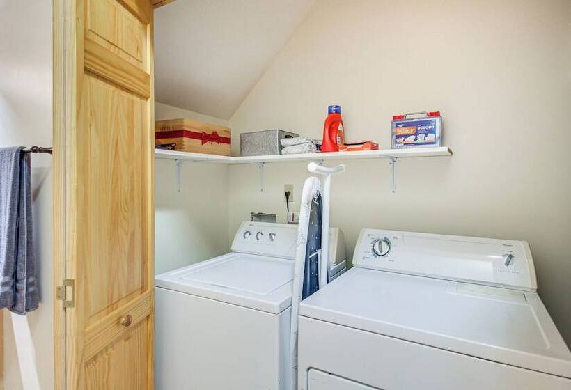 North Georgia Mountains Cabin W/ Beach Access