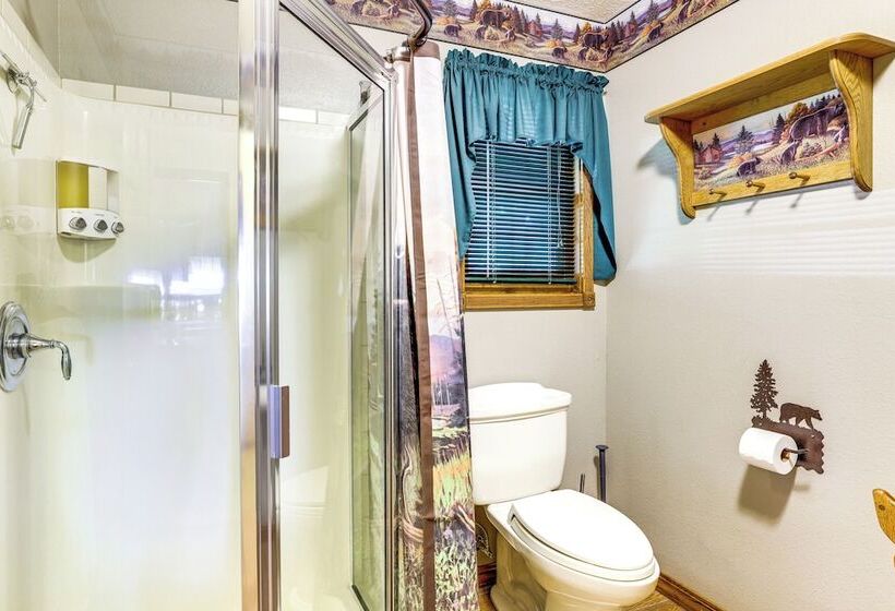 Just A Cast Away  Cassville Cabin W/ Covered Deck