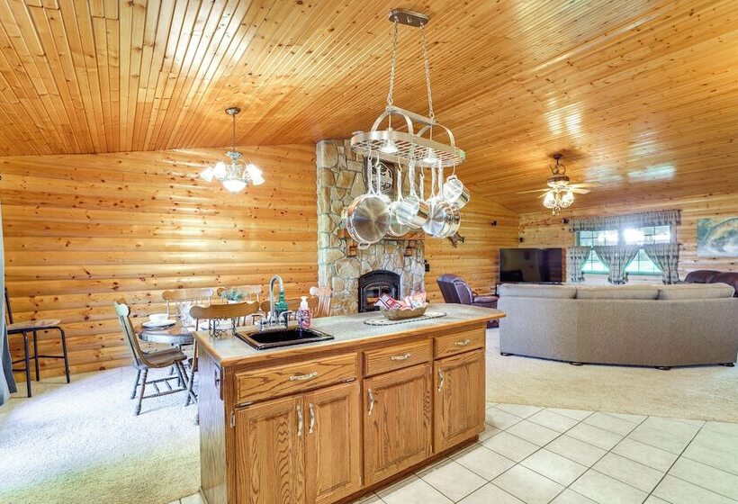 Just A Cast Away  Cassville Cabin W/ Covered Deck