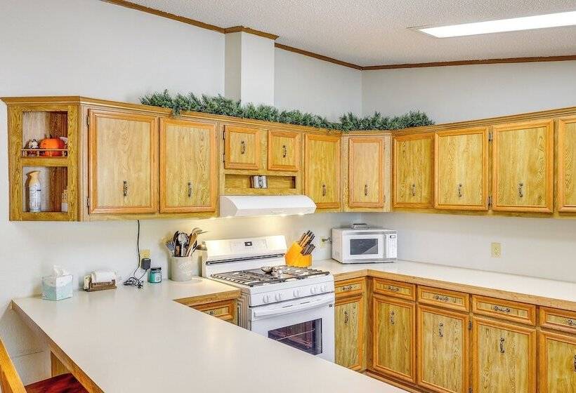 Kadoka Home ~ 22 Mi To Badlands National Park!