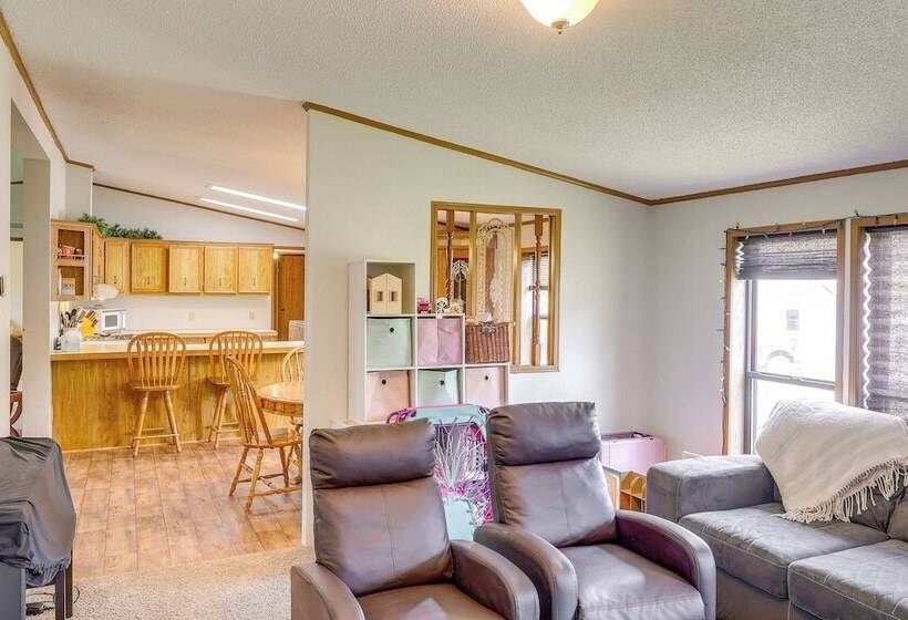 Kadoka Home ~ 22 Mi To Badlands National Park!