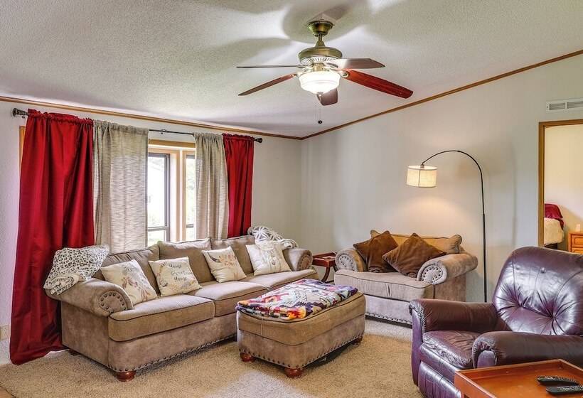 Kadoka Home ~ 22 Mi To Badlands National Park!